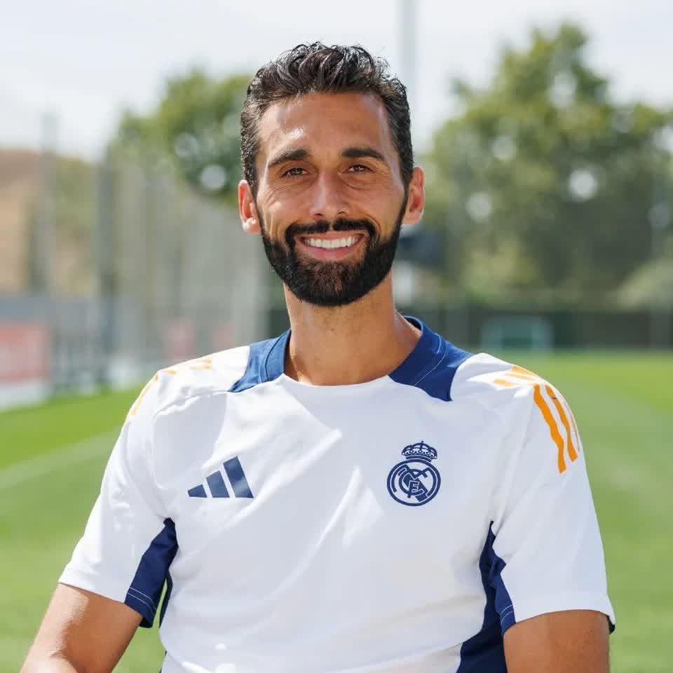 Alvaro Arbeloa replaces Xabi Alonso Real Madrid 